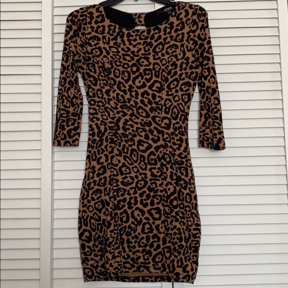 Guess Mini Leopard Dress 3/4 sleeve.